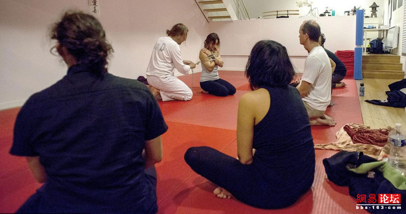 繩虐網(wǎng)網(wǎng)最新動態(tài)，變化中的學(xué)習(xí)之旅，自信與成就感的源泉