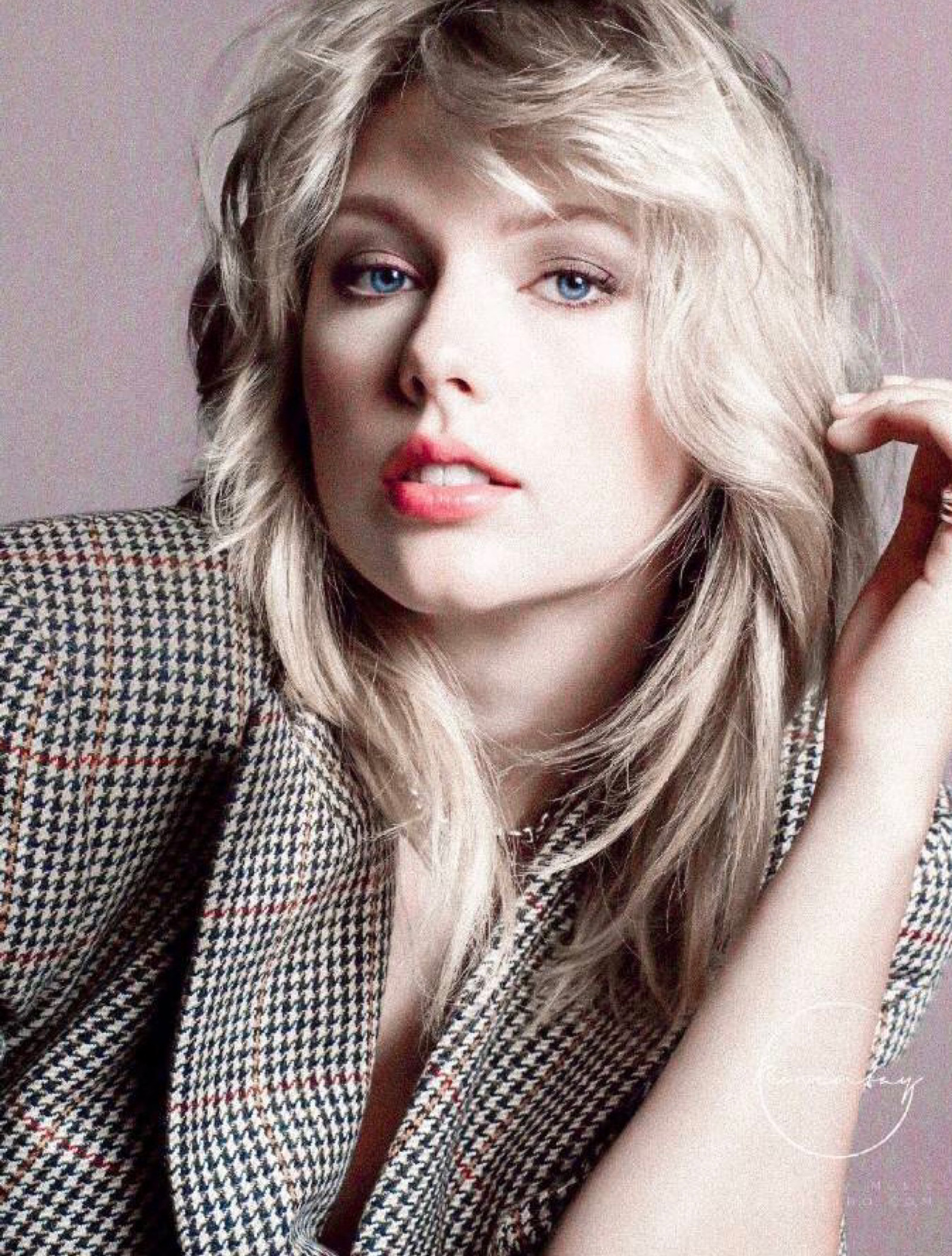 霉霉最新動(dòng)態(tài)揭秘，科技新品引領(lǐng)生活新潮流！