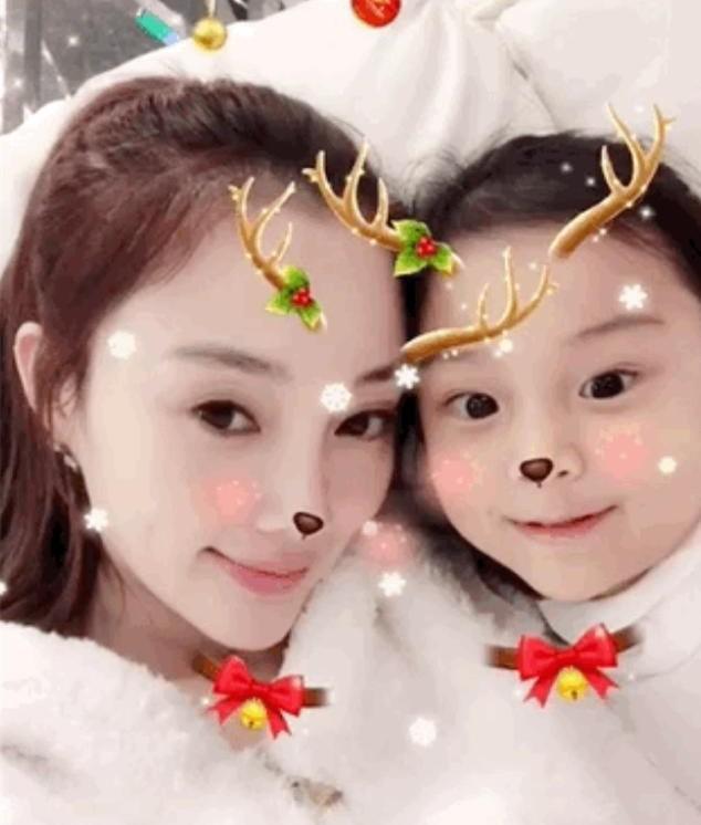 李小璐展現(xiàn)新篇章，最新新聞閃耀登場(chǎng)！