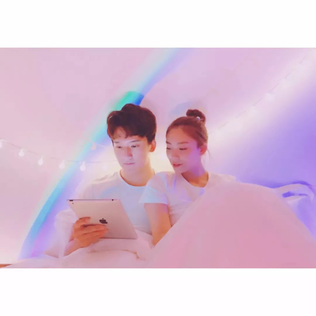 最新白邊情侶頭像2024，愛(ài)的日常趣事與甜蜜瞬間