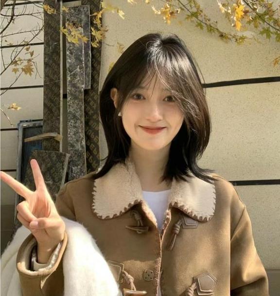 科技與時(shí)尚融合，2024年最新流行發(fā)型展望