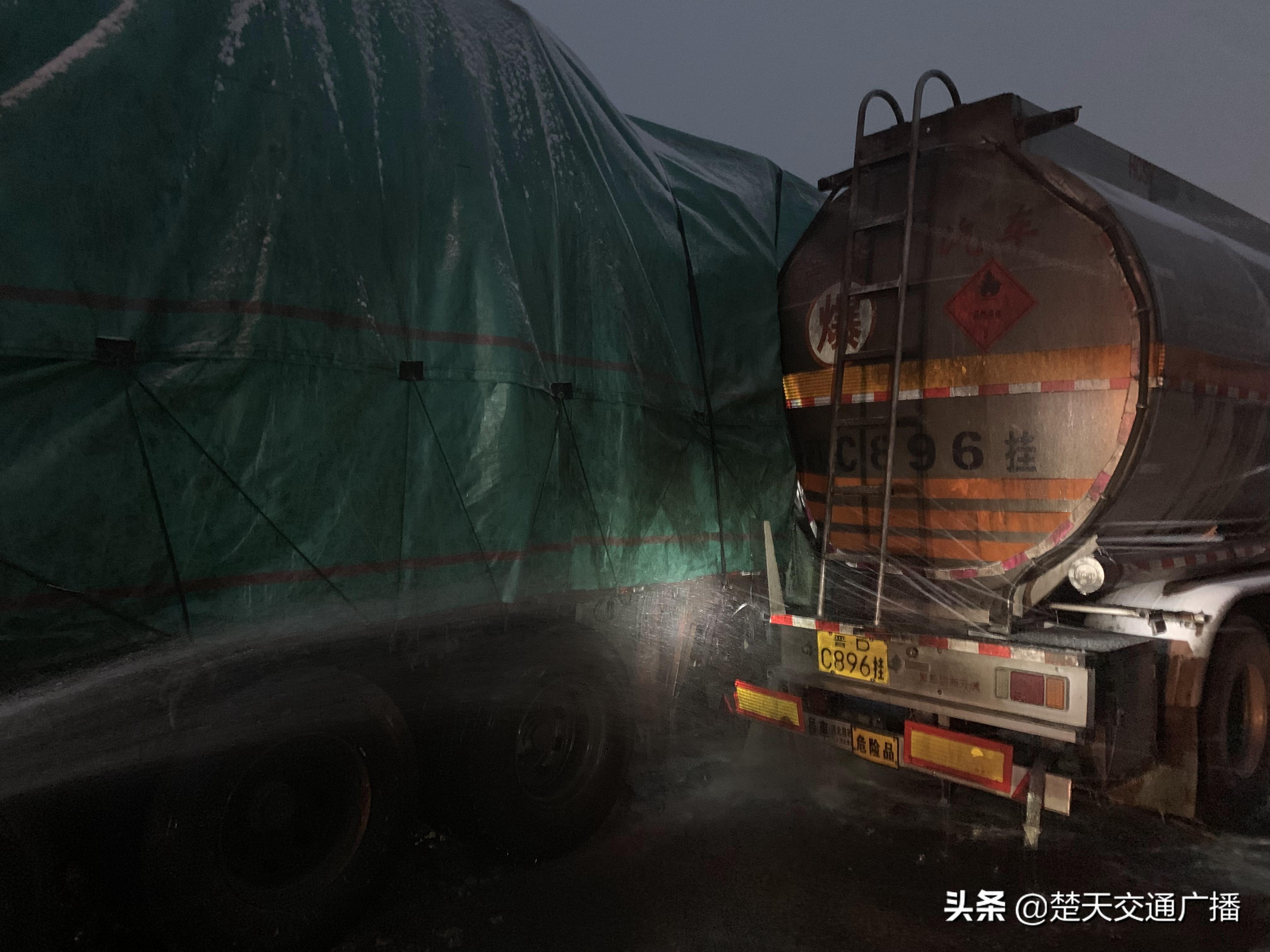 襄陽(yáng)交通事故最新報(bào)道