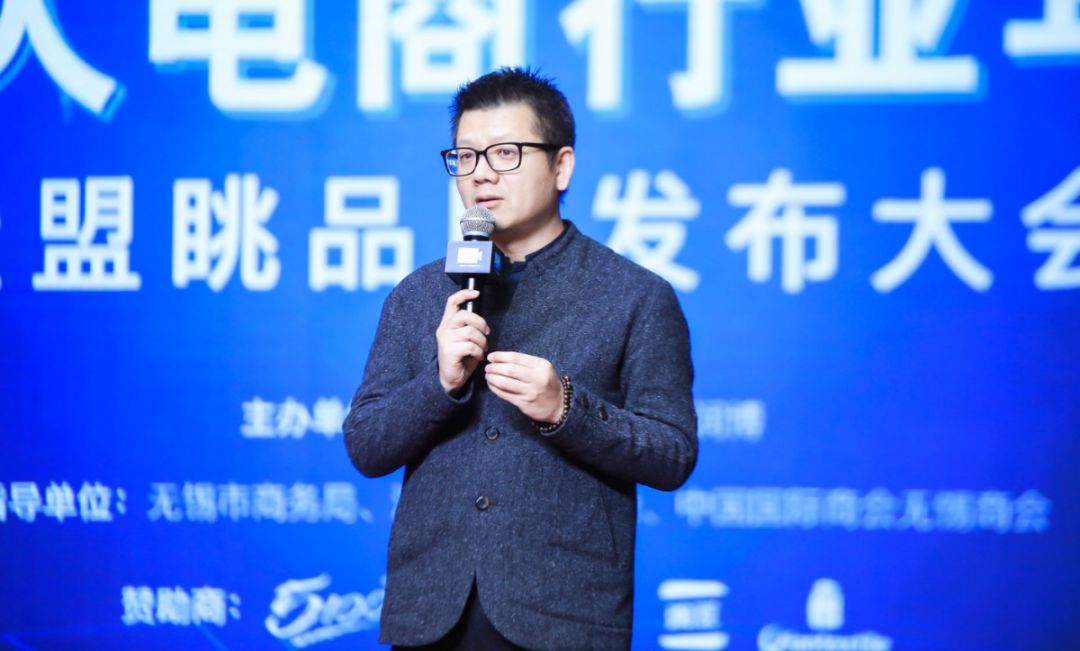 方凱雷最新,方凱雷最新動(dòng)態(tài)，探索科技前沿，引領(lǐng)行業(yè)創(chuàng)新