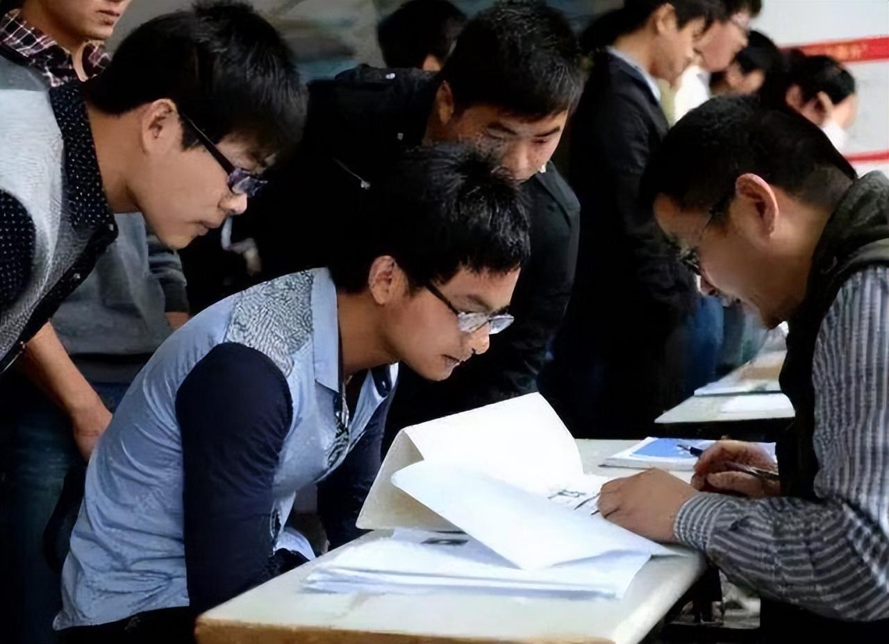 鐵路薪資改革邁入新時(shí)代，科技重塑未來(lái)，最新動(dòng)態(tài)揭示變革趨勢(shì)