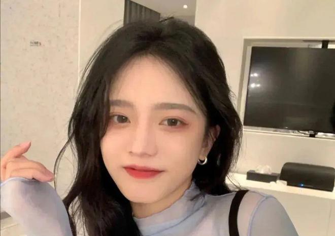 最新長(zhǎng)發(fā)美女視頻，心靈與自然的絕美之旅