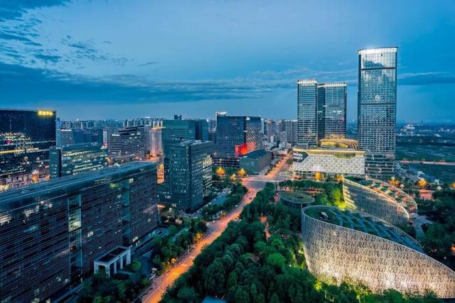 天府新區(qū)視高新項(xiàng)目，家的溫馨與友情的綻放地