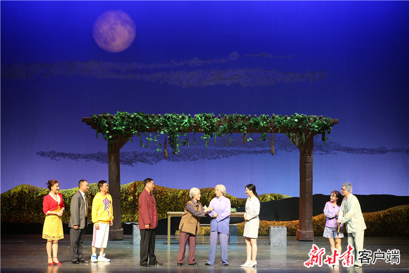 十五的月亮，科技引領(lǐng)重塑生活體驗電視劇