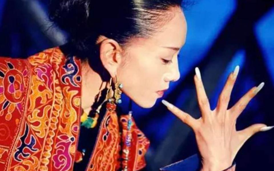 楊麗萍最新近照曝光，如何獲取并評(píng)價(jià)舞蹈巨星的最新照片？