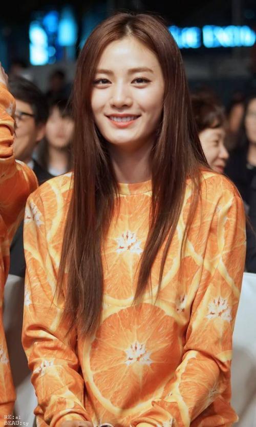 韓國(guó)女明星的心靈之旅，自然美景探尋與內(nèi)心平靜的追尋