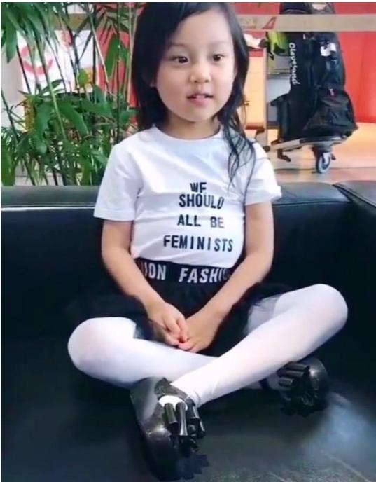 李小路女兒近照，自然美景中的探索之旅獨(dú)家曝光