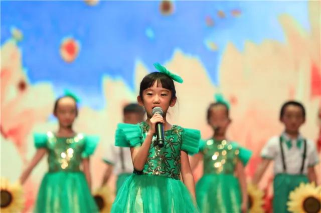 尹小艷演繹的云南山歌新篇章，自信與成就的力量展現(xiàn)學(xué)習(xí)變遷之路