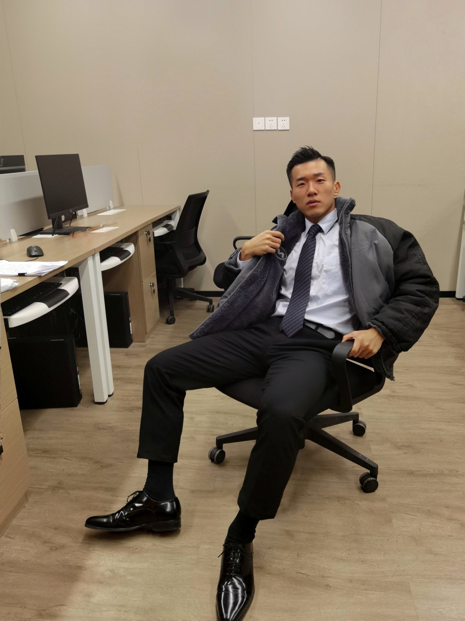 呆叔最新風采，新晉時尚偶像引領潮流新風尚