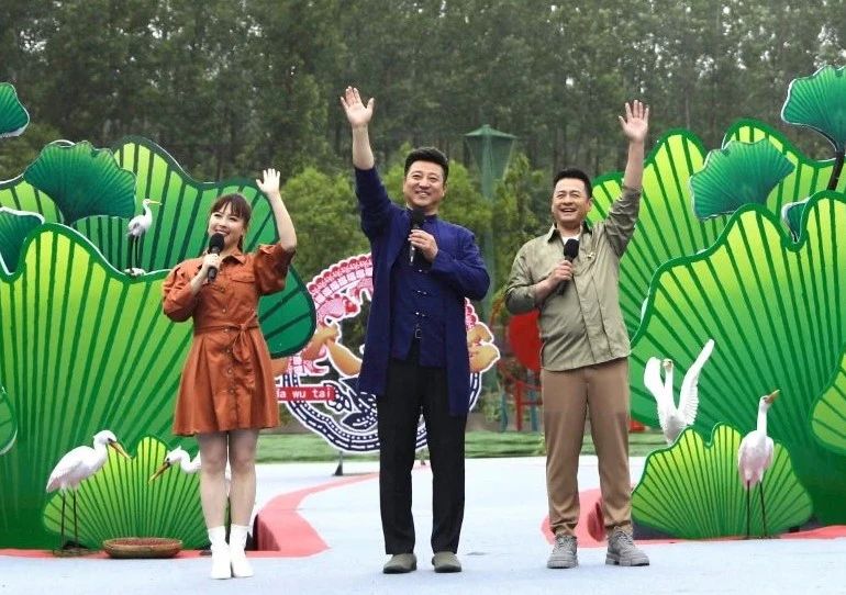 張?zhí)J葦最新客家話視頻，親情與友情的溫馨日常