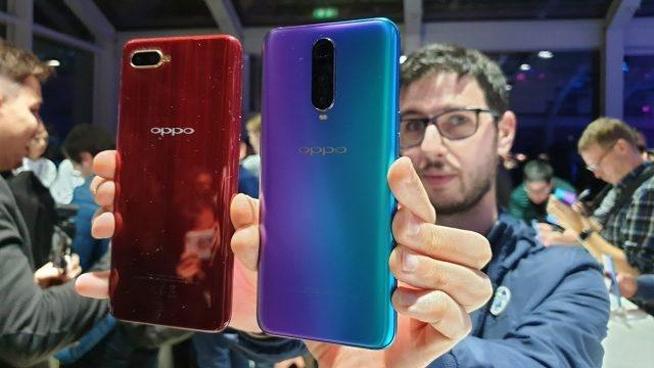 OPPO手機全新品震撼上市，全球矚目，驚艷亮相！