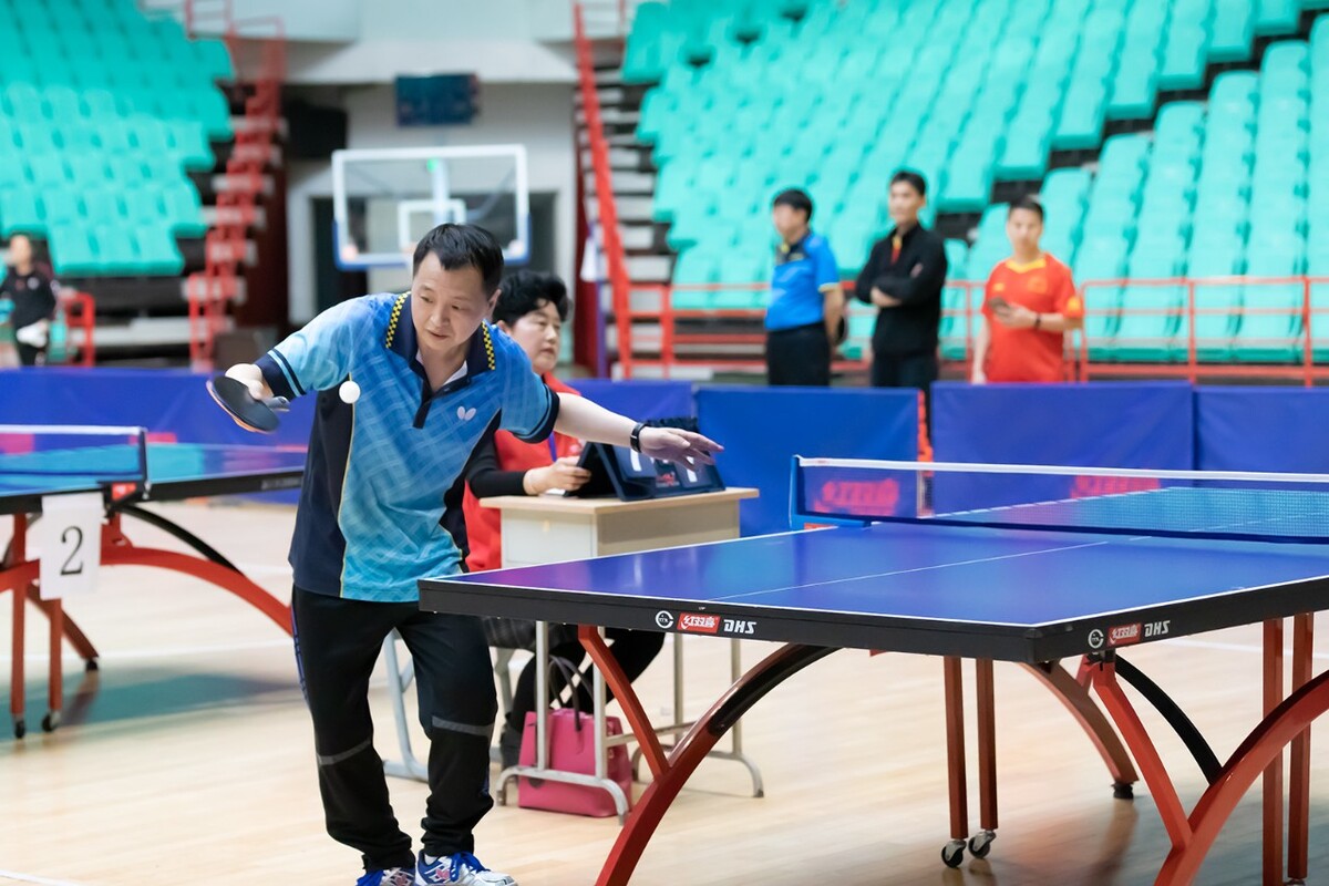 乒乓球比賽，小巷中的精彩乒乓秘境與激烈對決