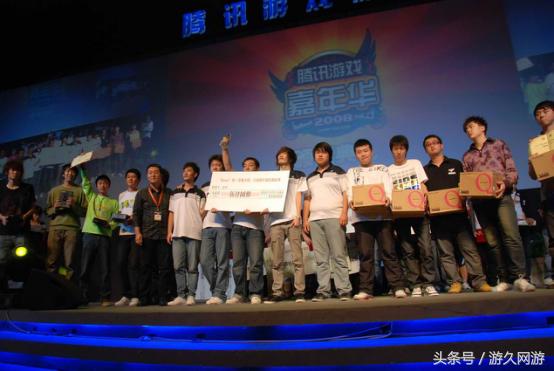 重溫經(jīng)典瞬間，回顧C(jī)F白鯊在2009年的比賽風(fēng)采