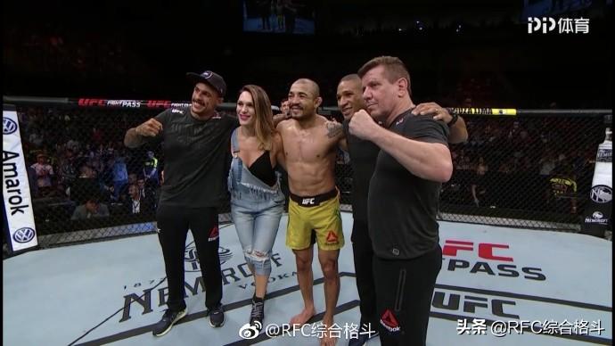 最新WWE格斗之夜，小巷熱血戰(zhàn)場與特色小店的探索之旅