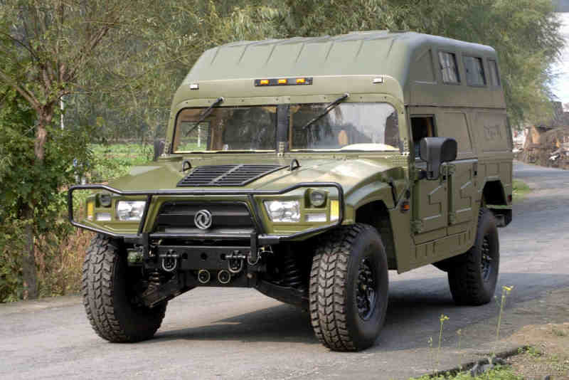 東風(fēng)最新軍車震撼登場，展現(xiàn)雄姿！
