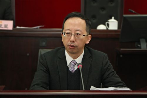 松江區(qū)長引領(lǐng)科技革新，打造未來生活新篇章啟航